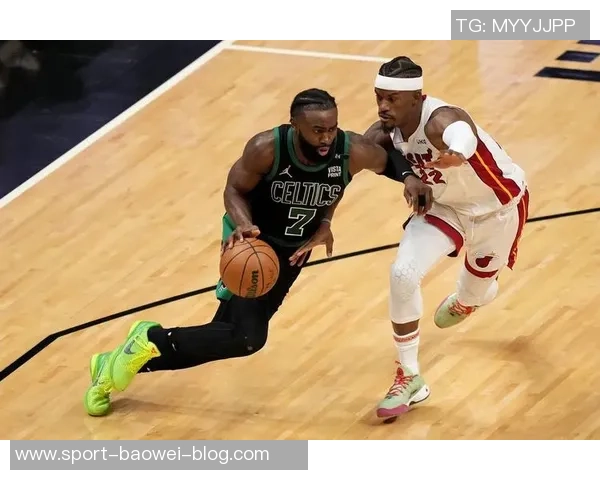 杰伦在关键战役中展现硬实力下半场狂砍30分仅失3球力压当代乔丹