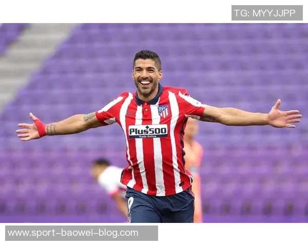 苏亚雷斯遭对方球员侵犯倒地牙哥愤怒指责裁判失职